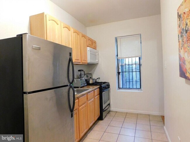 Building Photo - 2025 N Gratz St