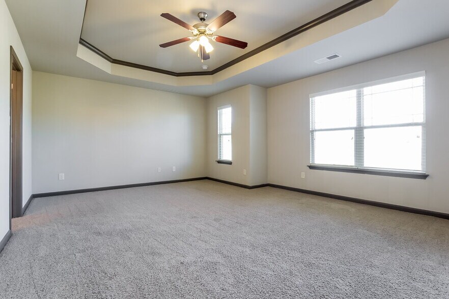 Building Photo - 631 Sweet Ashley Way