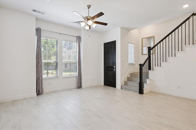 Building Photo - 4261 Shavano Dr