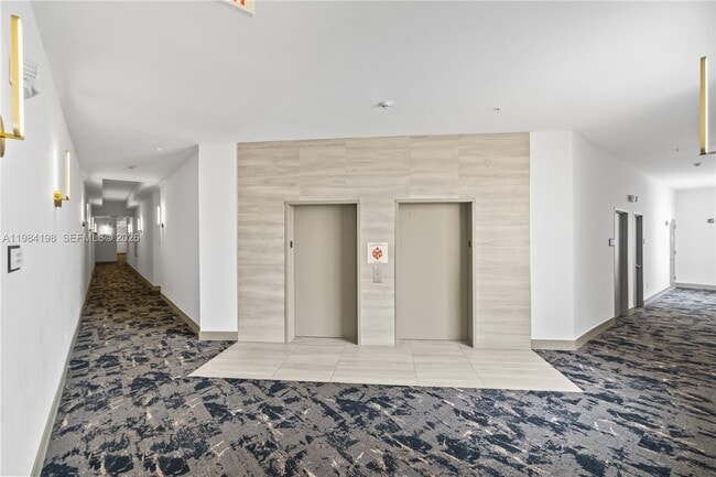 Building Photo - 3001 NE 185th St