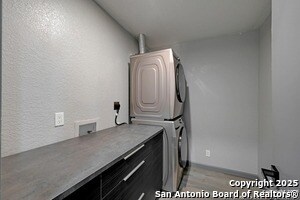 Building Photo - 2107 Darwin Dr