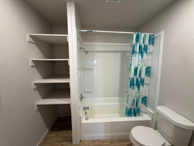 Building Photo - 335 Texas Ave