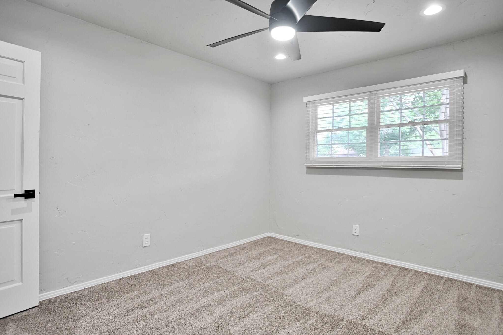 Building Photo - 3811 63rd Dr