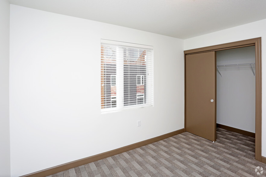 Townhome Bedroom - Eagle View Lofts/Townhomes