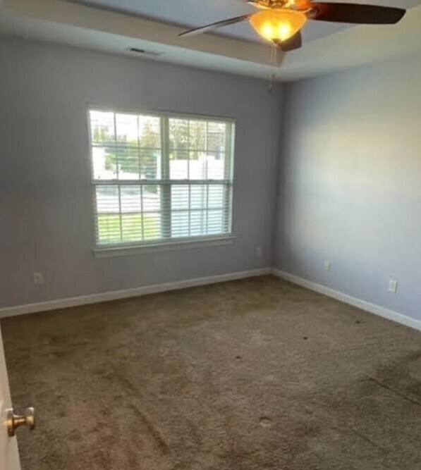 Building Photo - Spacious 3-Bedroom Townhome in the Riviera...