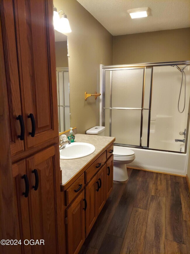 Building Photo - 1712 Blue Jay Dr