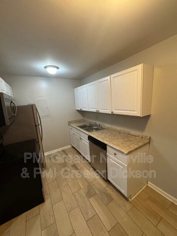 Building Photo - 2134 Fairfax Ave