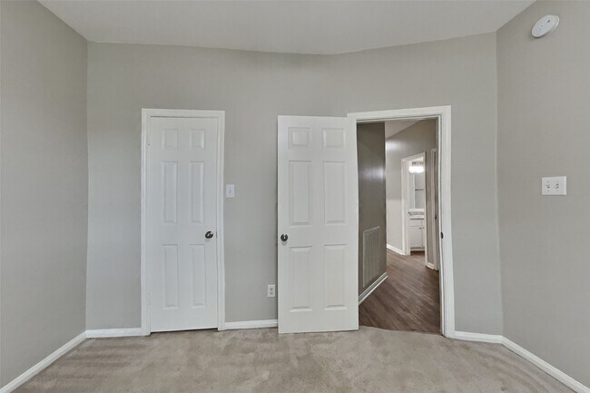 Building Photo - 2922 Maple Bend Dr