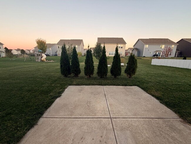 Building Photo - 1325 Horse Shoe Bnd