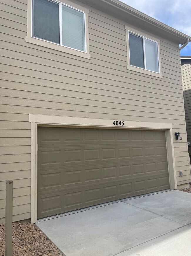 Building Photo - Chapel Heights townhome