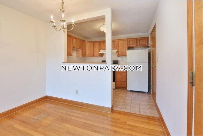 Building Photo - 288 Grove St