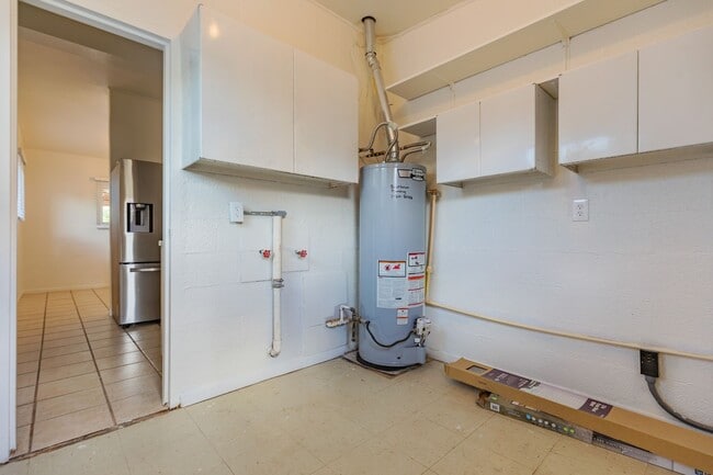 Building Photo - 3 Bedroom 2 Bath Home