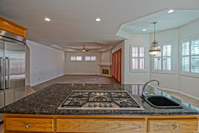 Building Photo - VERY SPACIOUS, BRIGHT & AIRY HOME W/ UNIQU...
