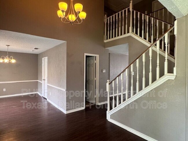 Building Photo - 1404 Straus Rd
