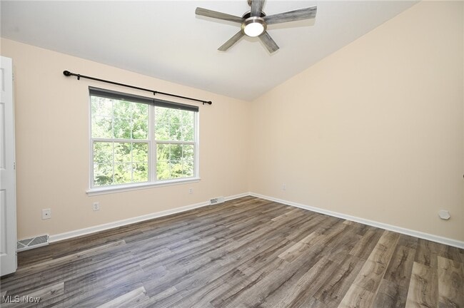 Building Photo - 655 Almas Ct
