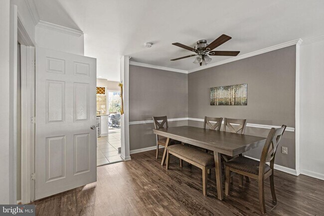 Building Photo - This beautiful 3-bedroom townhome is nestl...