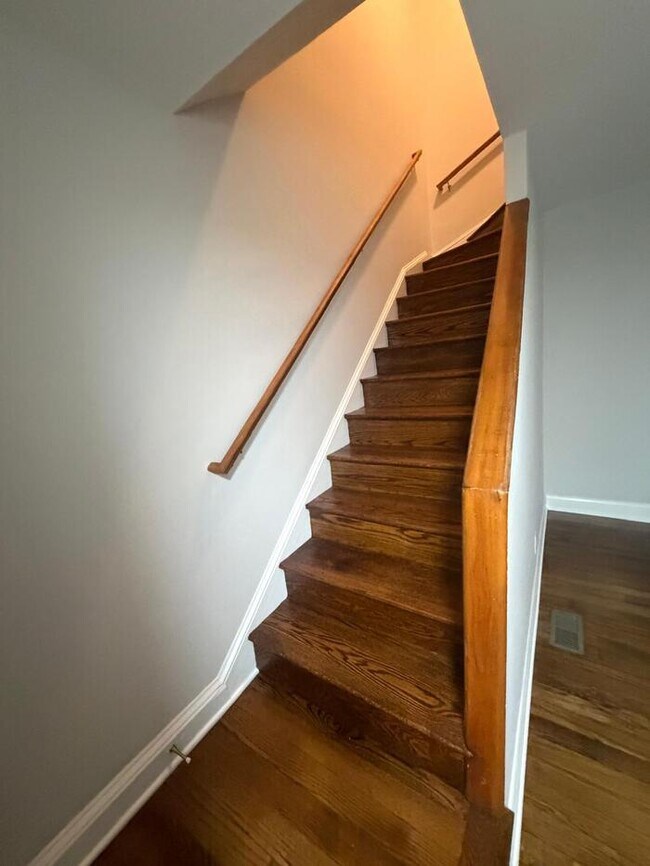 Building Photo - 3 Bedrooms 21212 Housing Voucher Accepted