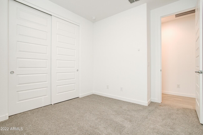 Building Photo - 17032 W El Caminito Dr