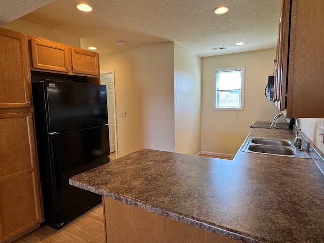 Building Photo - 520 Prairie Meadow Dr