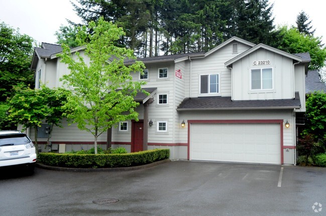 Building Photo - Fitzgerald Townhomes