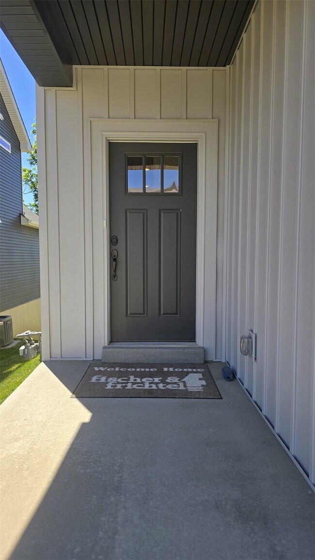 Building Photo - 49 Pheasant Ring Dr
