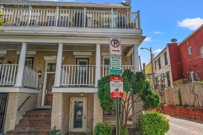 Building Photo - 1030 Fairmont St NW