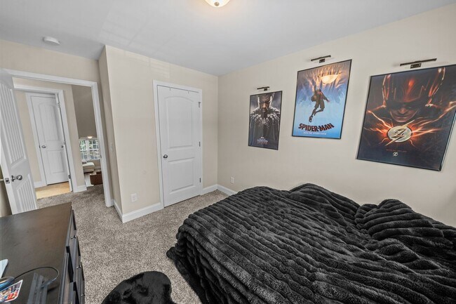 Building Photo - 3 Bedroom Townhome Across from Richmond Hill Golf Club