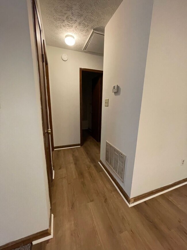 Building Photo - 2BR Duplex off of Epps Bridge near Timothy...