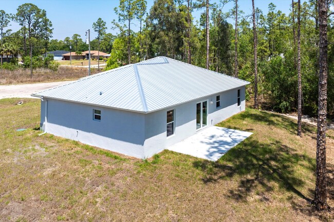 Building Photo - 2006 Rosa Ct