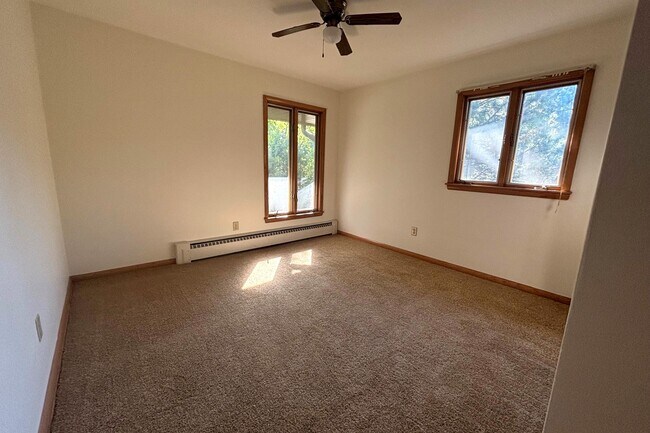 Building Photo - 2406 Fremont Ave