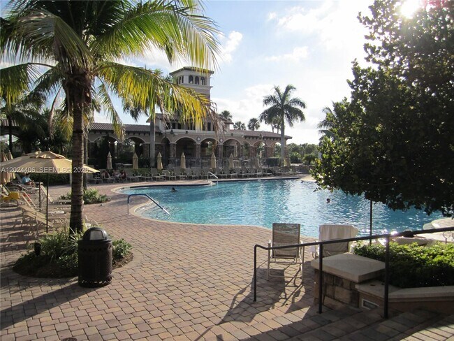 Building Photo - 12400 NW 78th Manor