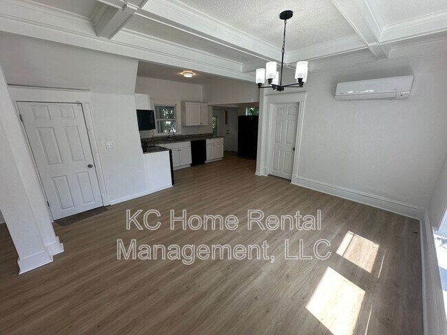 Building Photo - 2958 Lockridge Ave