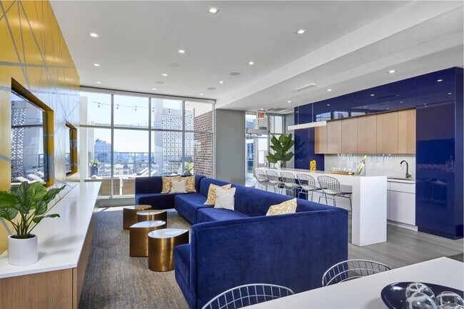 Building Photo - 420 W Belmont Ave