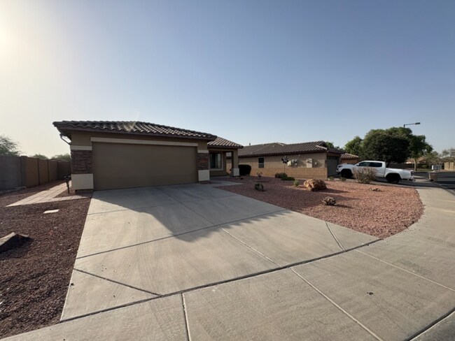 Building Photo - READY TO VIEW NOW! Gorgeous 3 Bed 2 Bath i...