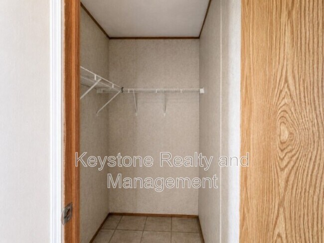 Building Photo - 726 Trevor Ln