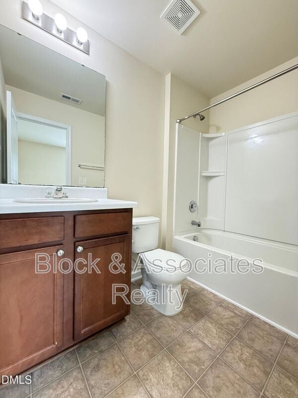 Building Photo - 8527 Quarton Dr
