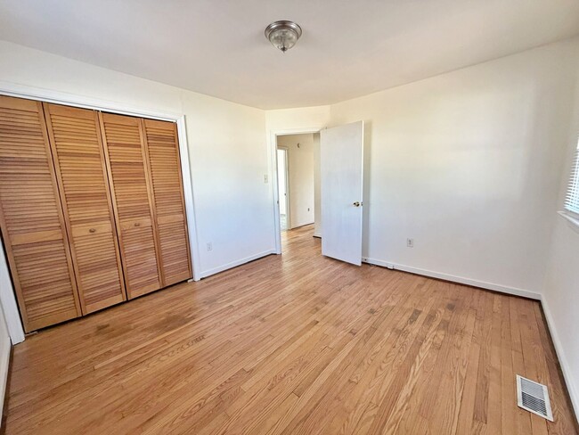 Building Photo - 3 Bedroom Brick Rancher in North Chesterfield