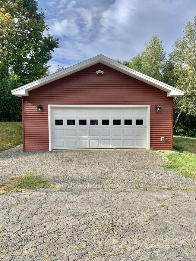 Building Photo - 129 Back Winterport Rd