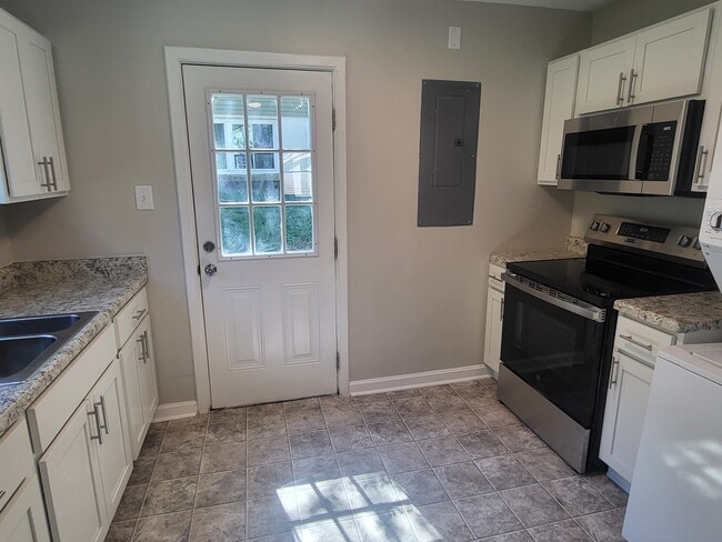 Building Photo - 968 Swift Dr