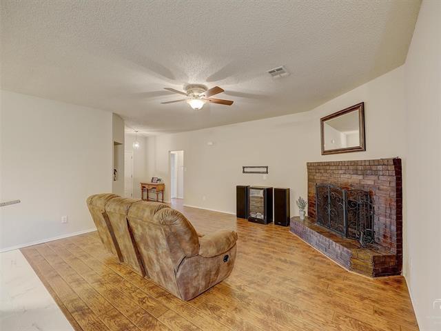 Building Photo - 9912 Carter Dr