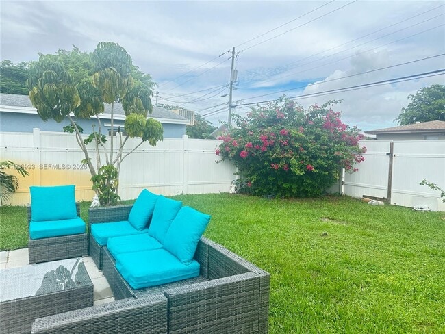 Building Photo - 1935 Arthur St