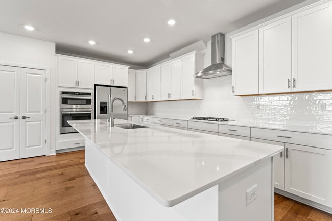 Building Photo - 306 Pilot St