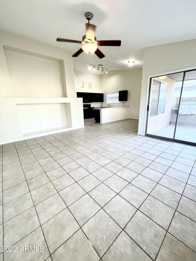 Building Photo - 13622 W Peck Ct
