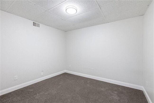 Building Photo - 415 Carothers Ave