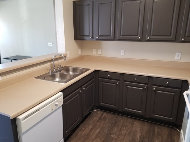 Kitchen - 1665 S Radisson Dr