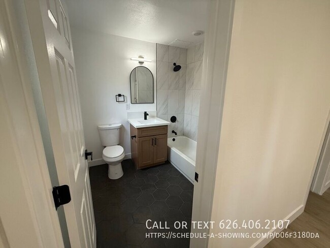 Building Photo - RENOVATED 1BED/1BATH-1 MONTH FREE