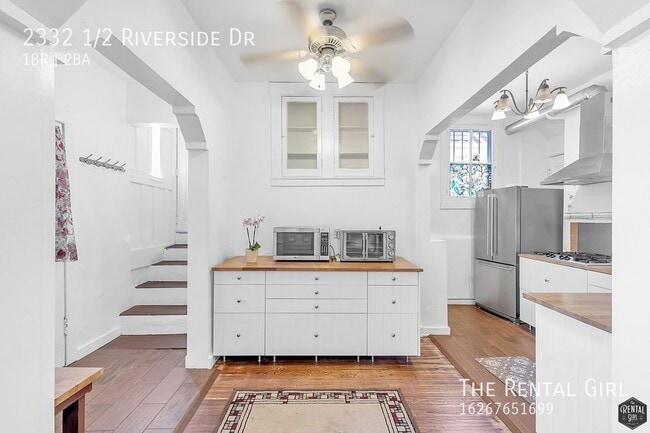 Building Photo - 2332 1/2 Riverside Dr-