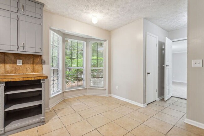 Building Photo - Exquisite Elegance at 2173 Martin Way: Unv...