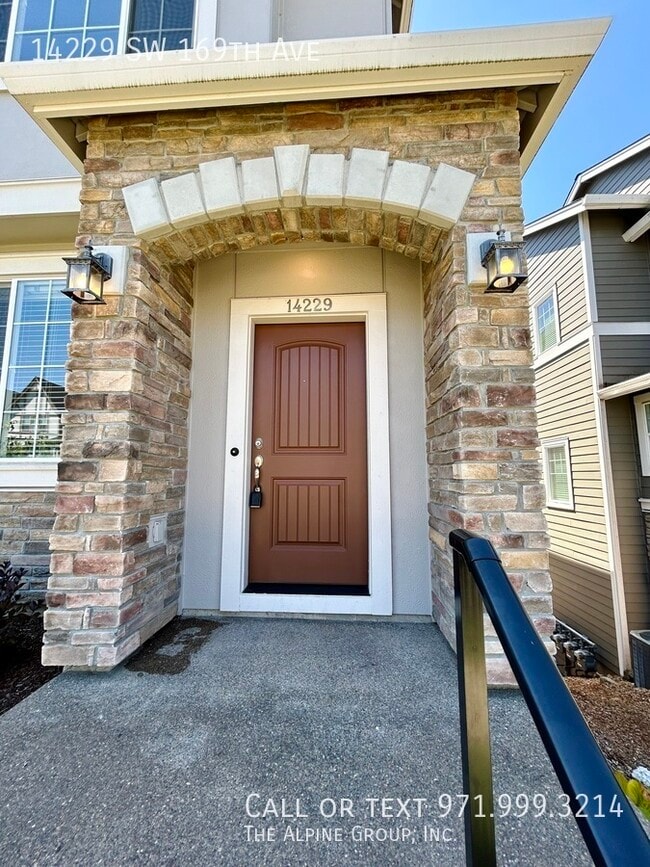 Building Photo - 14229 SW 169th Ave