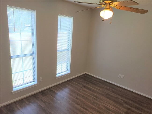 Building Photo - 15133 Starboard Dr